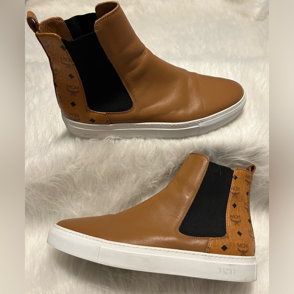Authentic MCM Men’s Visetos Chelsea boots